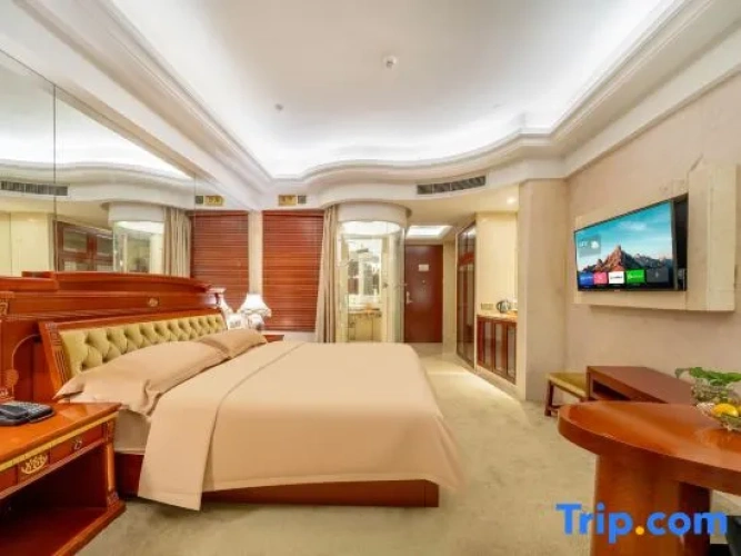Standard Double room with lake view
