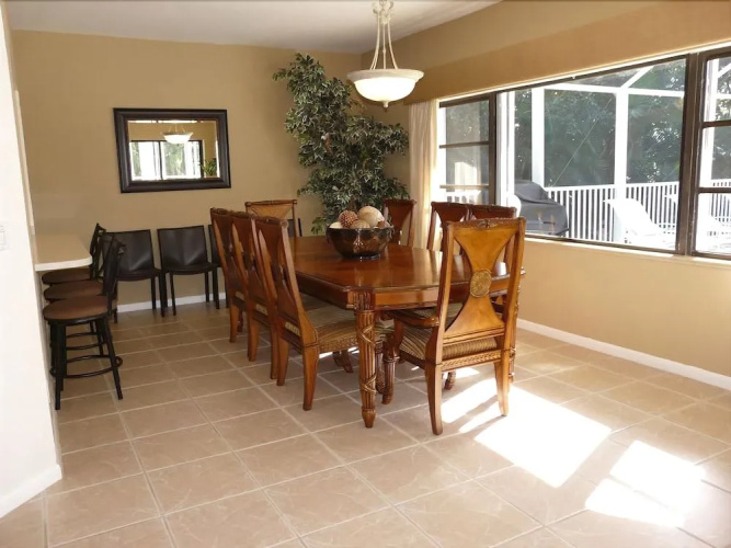 550 Inlet Drive