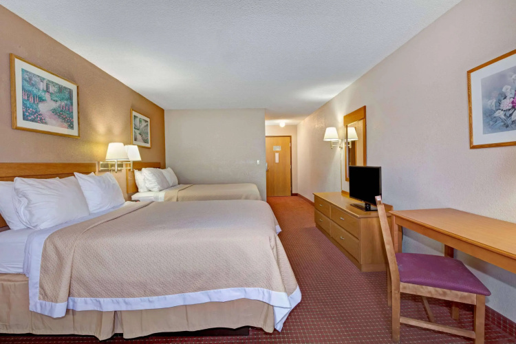 Days Inn Charleston East