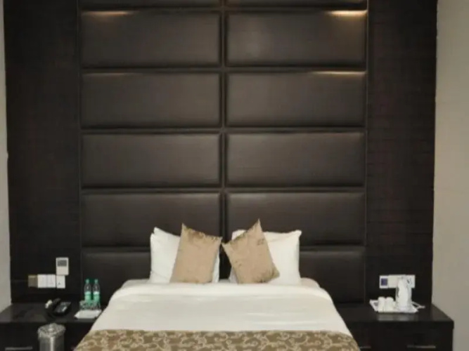 UNA Smart Radiant Plaza