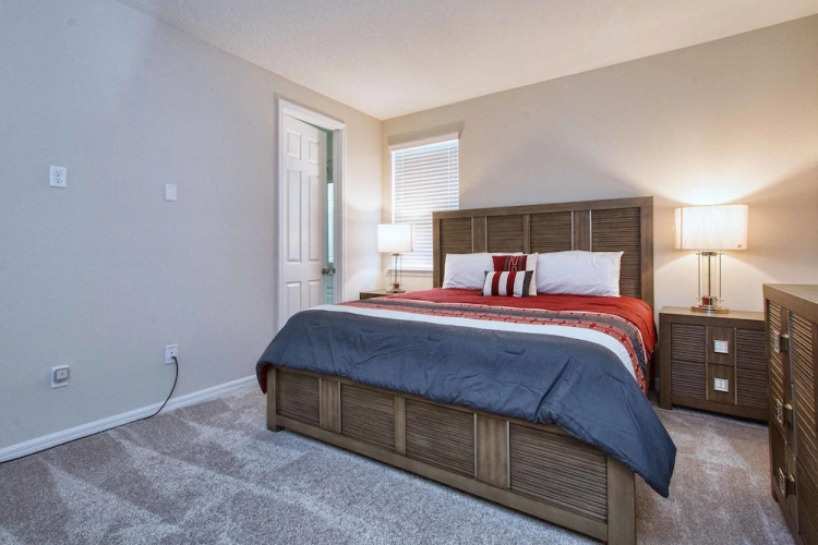 Solara 9 Bedroom House w Pool - 8100SA