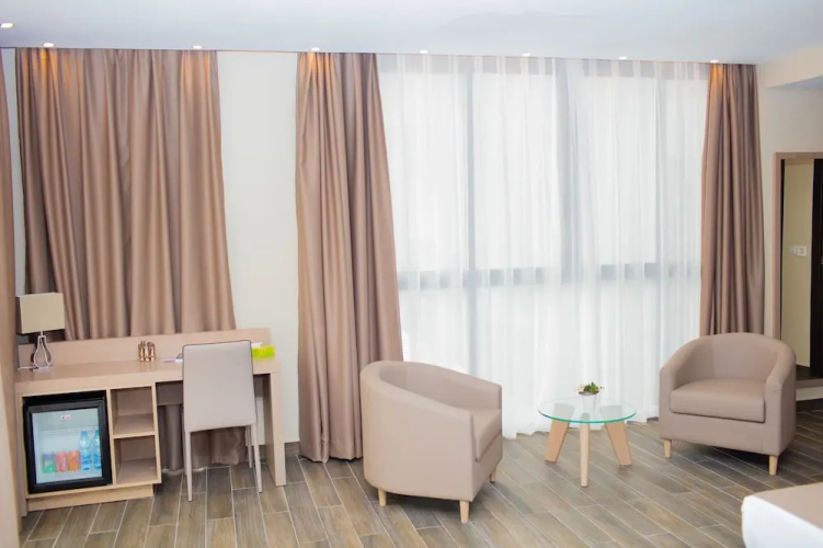 Fly Hotel