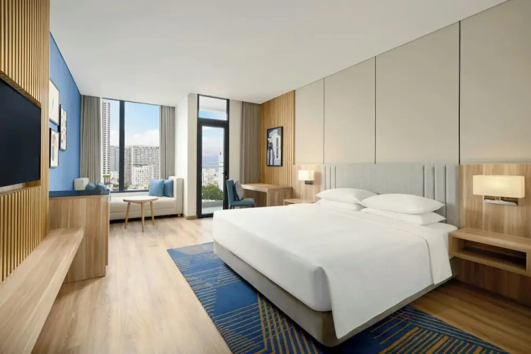 Deluxe Double room with city view