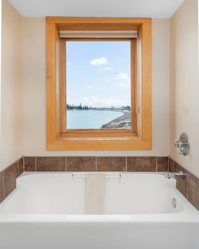 2 Bedrooms Deluxe Suite with balcony and with lake view
