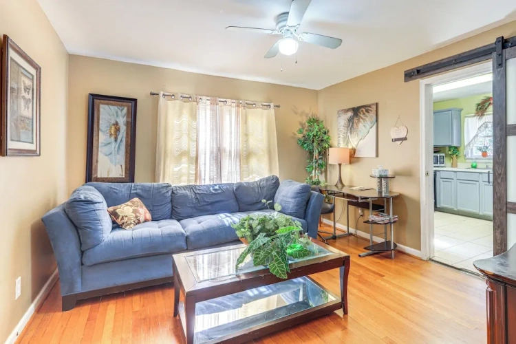 2 Bedrooms Cottage