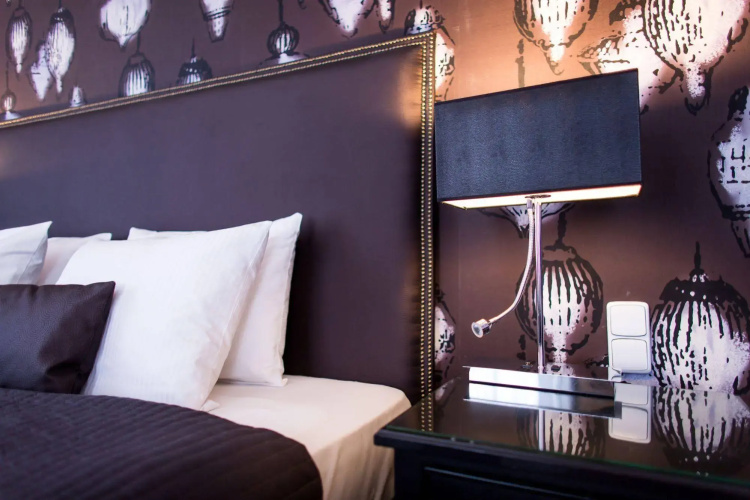 Friday Hotel