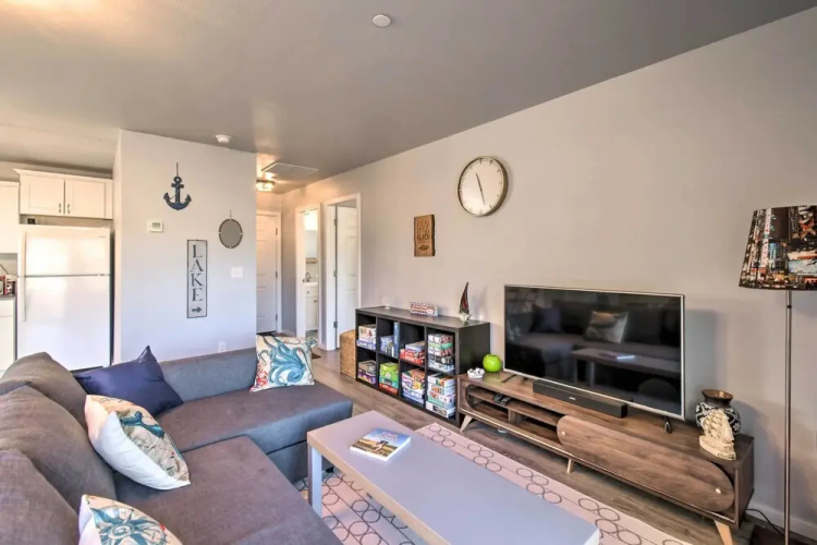 Dog-friendly Retreat w/ Dock & Waterfront Views