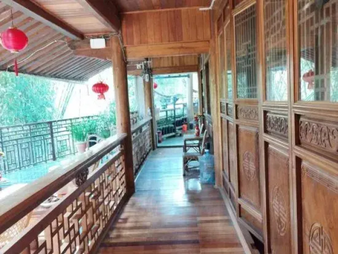 Guanhulou Hostel