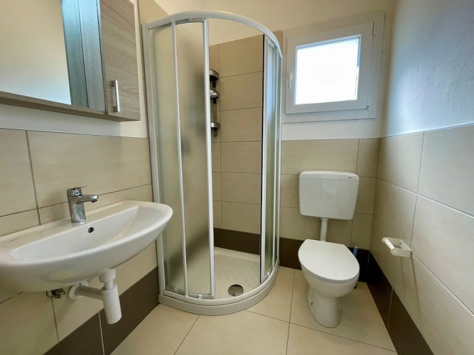 Flat With Private Garden by the sea