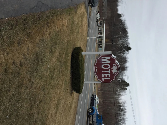 M and M Motel