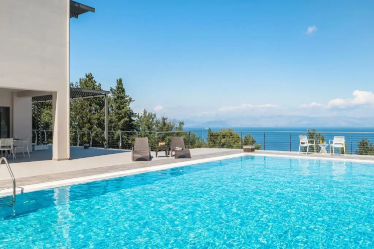 Villa 360 Corfu by villa2be
