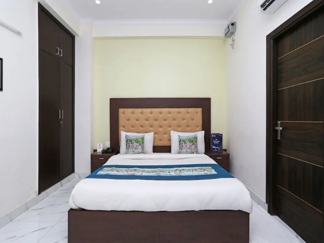 OYO 6812 Aruma Residency