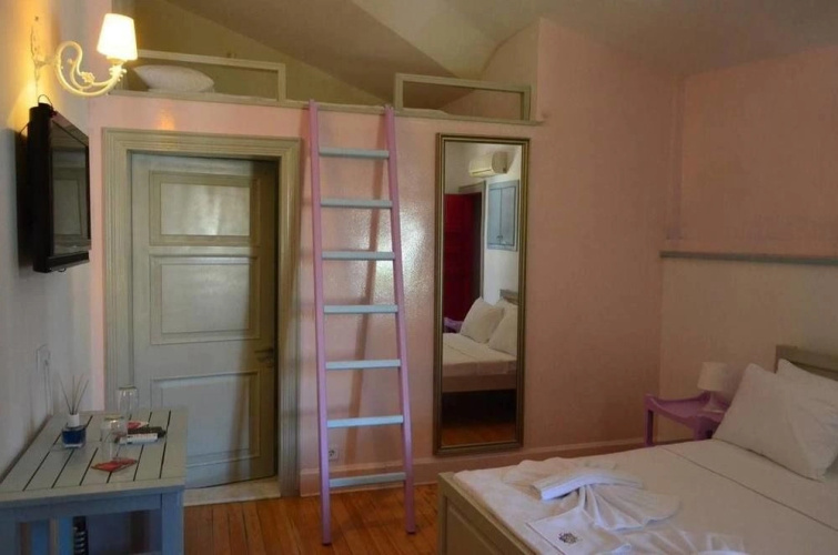 Curcuna Hotel