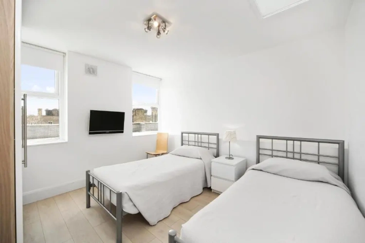 2 Bedrooms Apartment