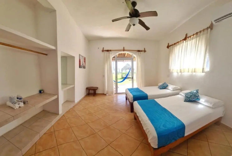 Standard Quadruple room with sea view