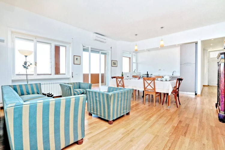 Salaria Apartment
