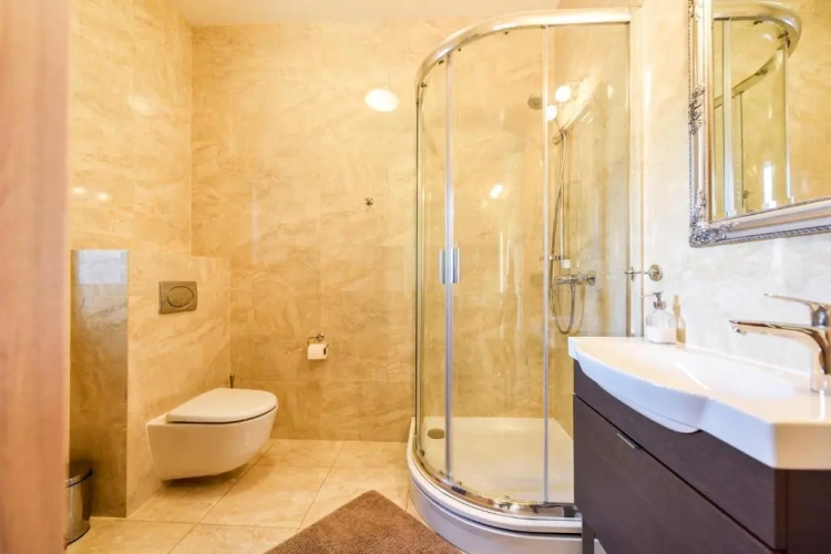 3 Bedrooms Apartment with view