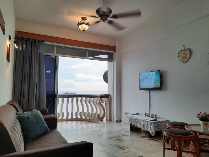 3 Bedrooms Apartment