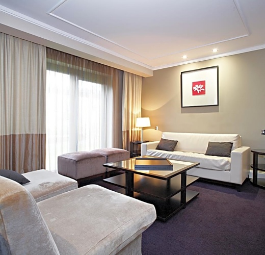 2 Bedrooms Suite