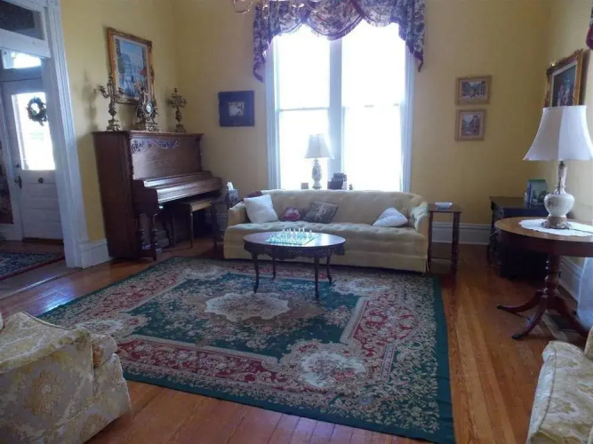 Carriage Lane Inn