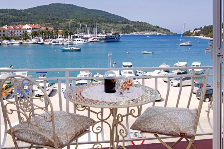 3 Bedrooms Apartment with sea view