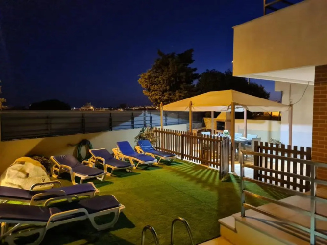Cozy villa with pool and Barbecue