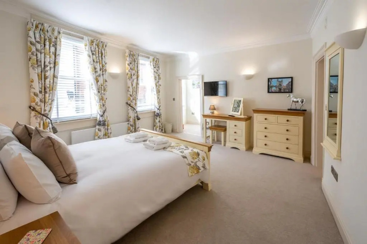 Hunter House Luxury Apartment