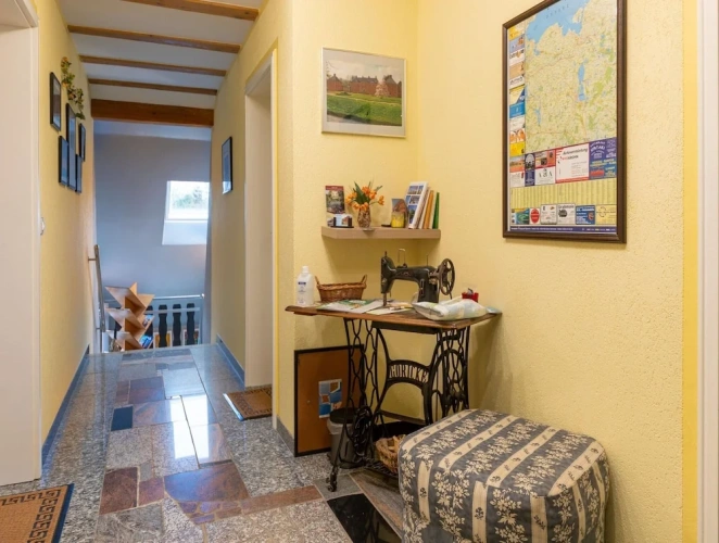 2 Bedrooms Classic Apartment