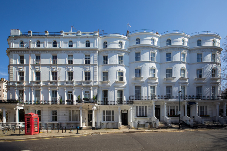 The J Hyde Park Hotel