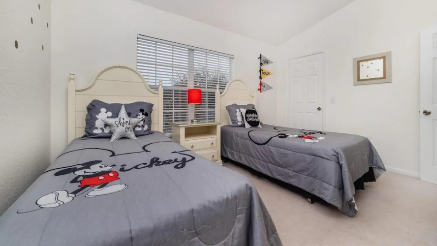 7679 Sir Kaufman Court