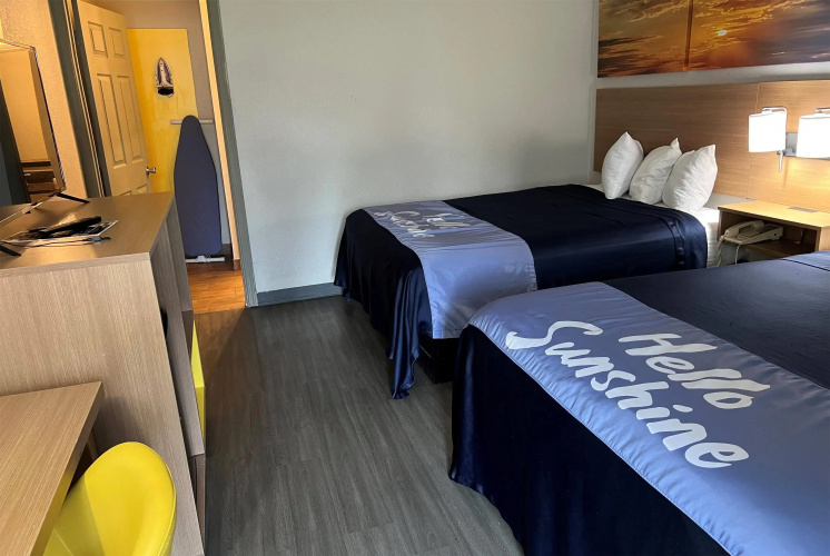 Days Inn by Wyndham West Des Moines / Clive