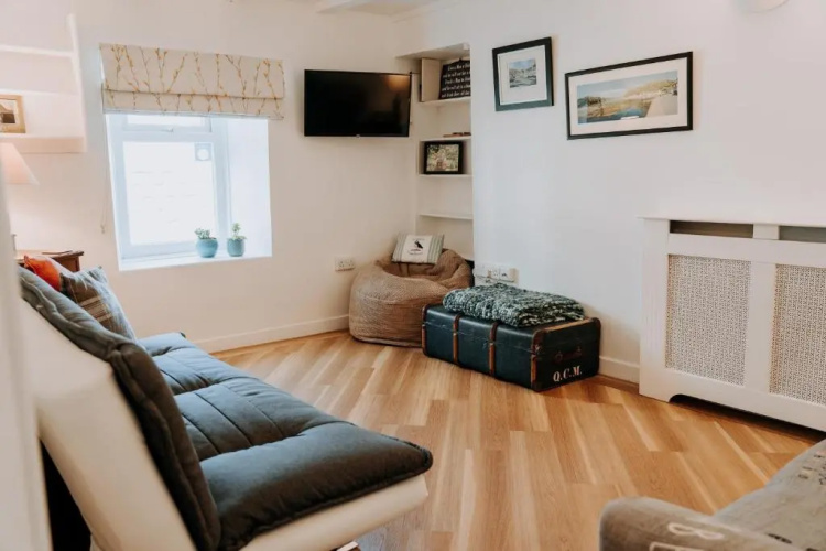 Hamilton Lodge - Cottage sleeps 8