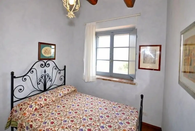 4 Bedrooms Villa