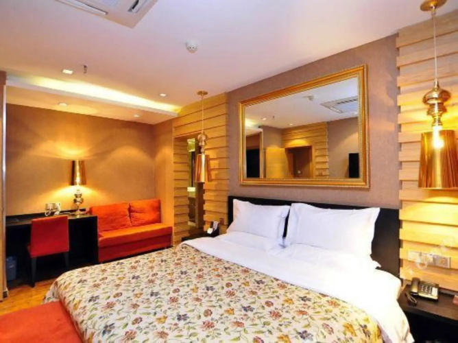 Mandan Hotel (Kunming Dongfeng Square Subway Station)