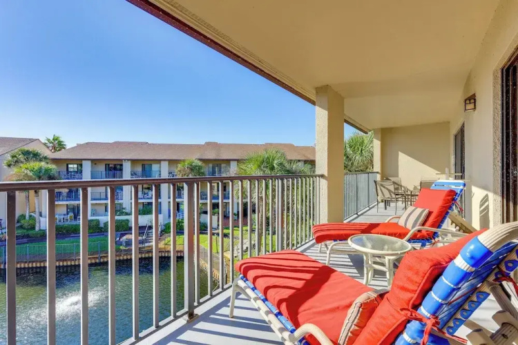 Beachside St Augustine Resort Condo, 6 Mi to Dtwn!