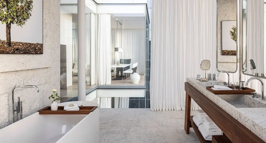 Penthouse Suite with balcony