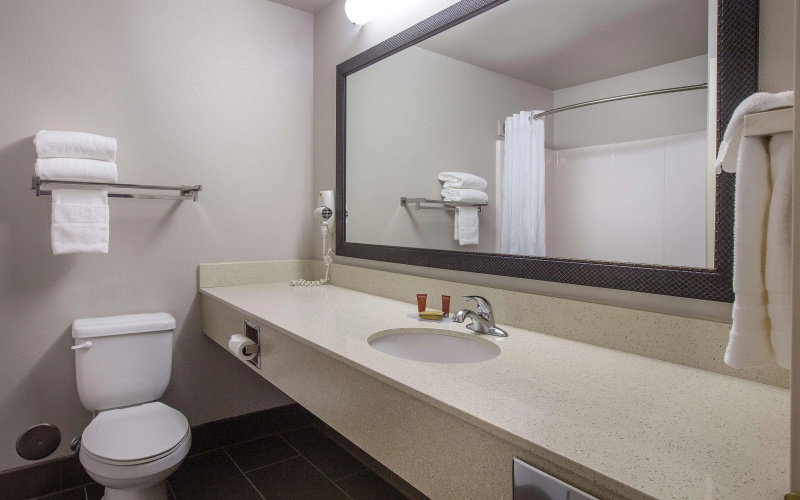 Coast Hilltop Inn photo 12