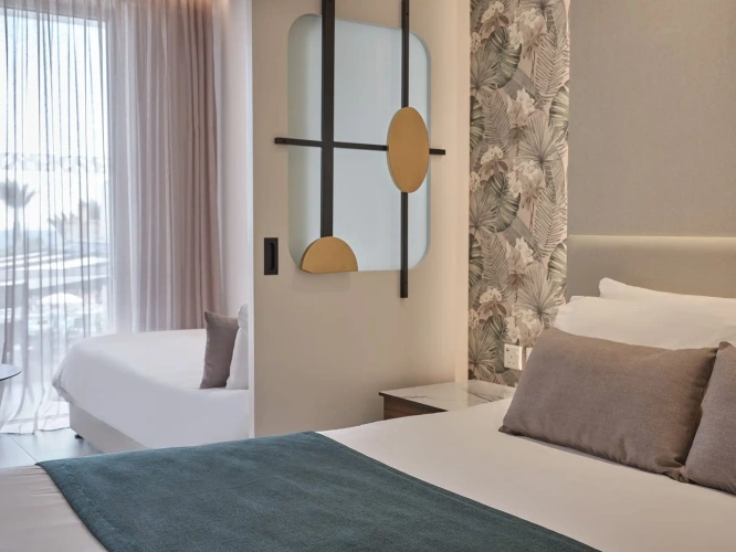 Standard Triple room