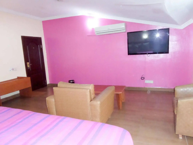 Le Real Hotel