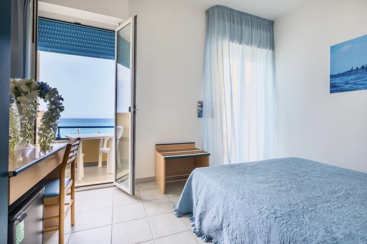 Standard Double room with sea view