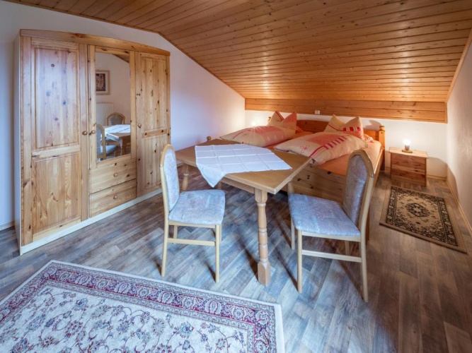 3 Bedrooms Apartment