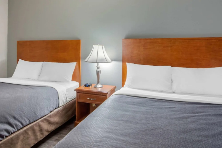 Regina Travel Inn