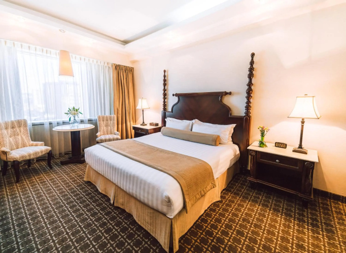 Chinggis Khaan Hotel