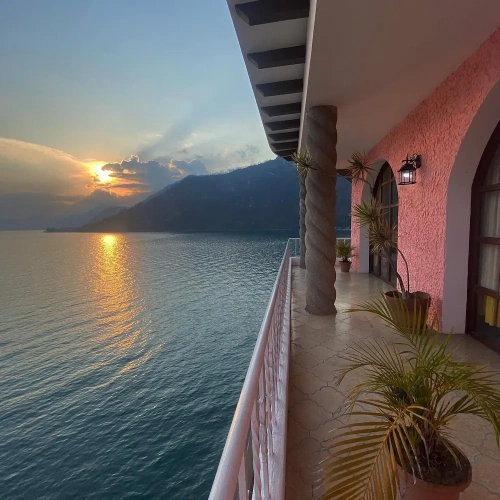 Quadruple Suite with lake view