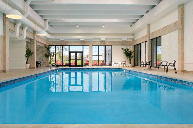Ramada by Wyndham Cornwall photo 11