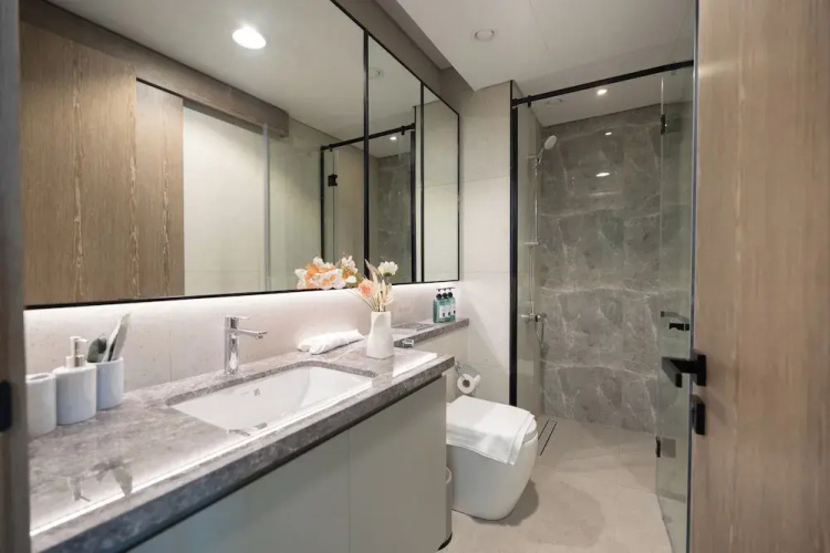 KeyRock Living - Premium Apt with Pool