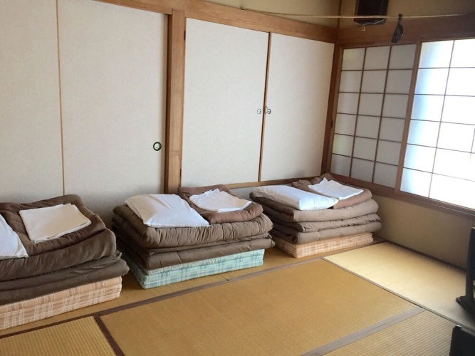 Standard Triple room