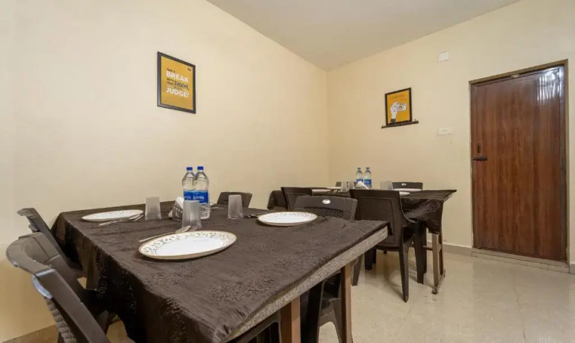 Itsy Hotels Everest Leela Residency