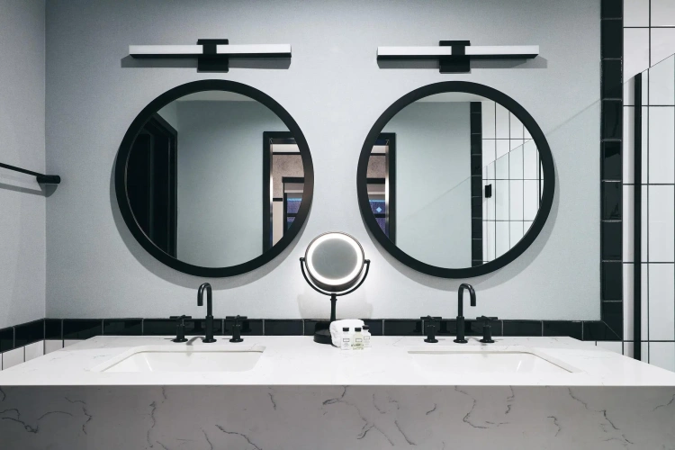 Double Suite with street view