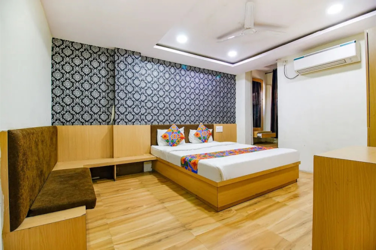 Fabhotel Surbhi